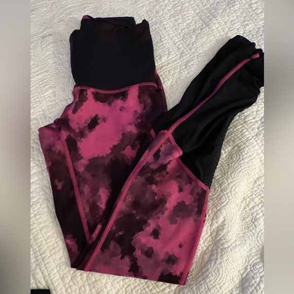 🖤 Lululemon Sweaty Endeavor Tight
Blooming Pixie Raspberry Black / Black - Picture 13 of 15
